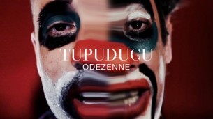 Oui on sait ce que vous pensez : "Le Type, soit disant fan d' Odezenne, n'a même pas posté dès sa parution la nouvelle vidéo du crew. Horreur ! Malheur ! Bouh ! Le Type tu pues du cul !!" Bah ça tombe bien que vous pensiez ça parce que Tu pu du cu c'est le dernier titre d' Odezenne. Une claque autant musicale que visuelle, réalisée par Oktome.